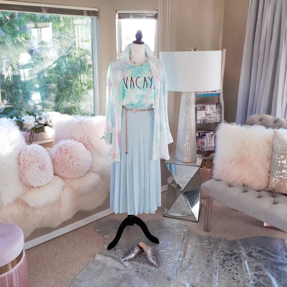 NWT Rae Dunn pastel tie dye “Vacay” print t-shirt - Picture 2 of 4